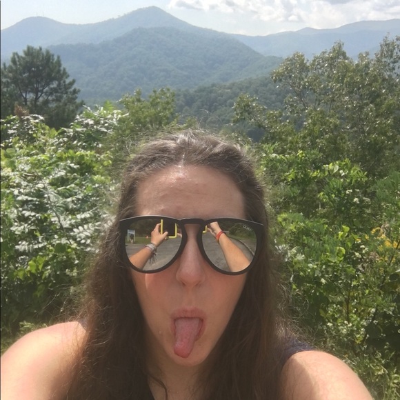 Meet your Posher, Scottie - Picture 2 of 4